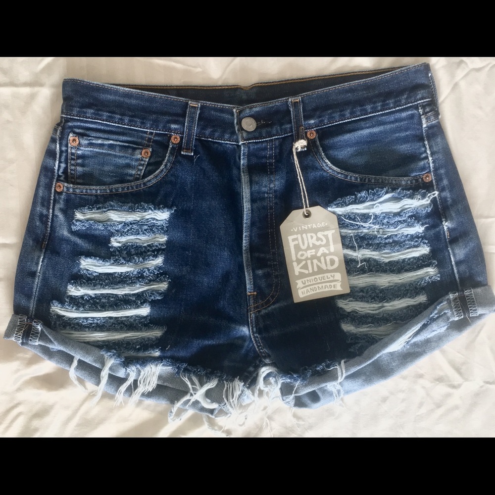 LF x Levi’s Furst of A Kind High Rise Short Jeans
